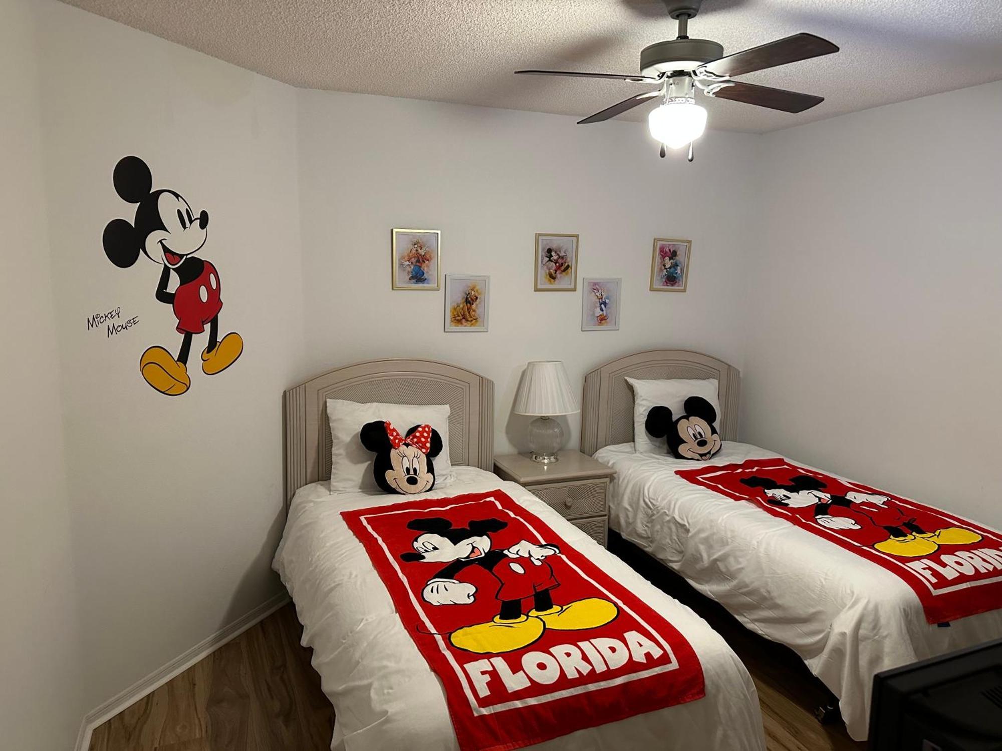 Private Pool With A Beautiful View Overlooking The Lake! Near Disney - Universal Kissimmee Exterior foto